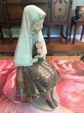 Lladro Figurine “Girl Sitting With Roses” Vintage  #5127 Retired 10” picture