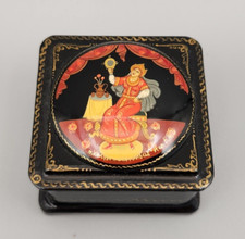 Vintage Hand Painted Russian Lacquer Trinket Box Kholui Signed picture