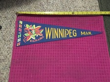 Vintage Winnipeg Manitoba Canada Felt Souvenir Pennant MAPLE LEAF - FAST SHIPPER picture