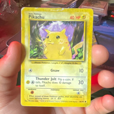 Wizards of the Coast 1999 Pokémon Base Set Pikachu 58/102 English Card picture