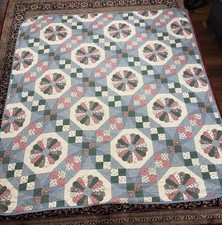 Dresden Plate Pattern Patchwork Quilt AS IS picture