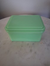MCKEE Glass JADEITE Refrigerator DISH AND COVER Marked Excellent Condition  picture