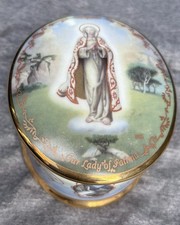 Ardleigh Elliott Vintage 1994 Porcelain Music Box Visions of Our Lady of Fatima picture