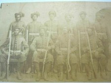 TROOPS INDIAN FANTASTIC MUTINY  RARE INDIA SOLDIERS MUSKETS CDV VINTAGE picture
