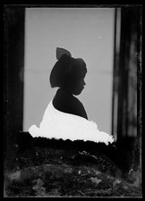 Photo:[Unidentified child; silhouette] picture