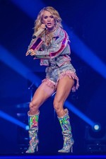 Carrie Underwood in an 11