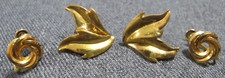 Vintage goldtone metal leaves + woven rounded screw back earrings picture