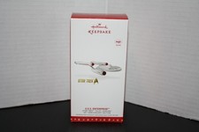 NYCC/SDCC 2016 Star Trek U.S.S. Enterprise Comic Con Exclusive Hallmark Ornament picture