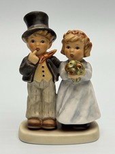 VINTAGE HUMMEL DEARLY BELOVED FIGURINE #2003/ 4.5