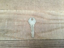 Vintage AA Brass Automobile Association Member 2053431 Yale Key picture