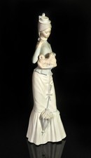 Lladro Lady Figurine 