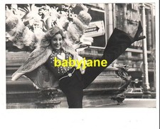 LORNA LUFT ORIGINAL 5.5X8 PHOTO CANDID DOING HIGH KICK 1974 IN MEXICO picture