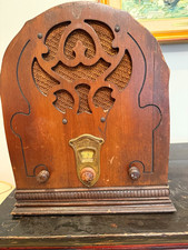 General Electric Vintage Wooden Cathedral Tube Radio Collectible picture
