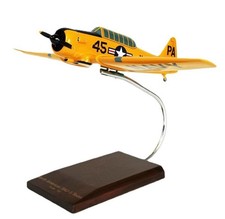 USN North American SNJ-3 Texan Trainer Desk Top Display Model 1/32 XX Airplane picture