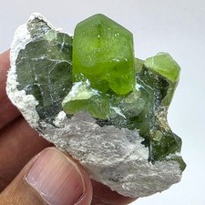 Peridot Specimens 206 carat / Peridot minerals / Peridot crystal / Natural picture