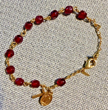 Avon Gold Tone Garnet Red Bead Catholic Religious Jesus Bracelet VTG Cross Charm picture
