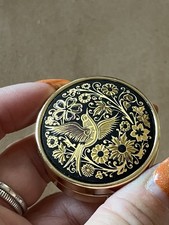 Stunning Spanish vintage Damascene pill box gold-inlaid bird flower black enamel picture