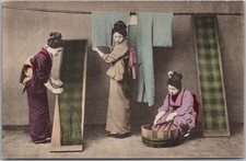 Vintage 1910s JAPAN Postcard Three Young Women in Kimonos Doing Laundry / Unused picture