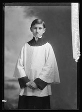 Photo:E.J. Biller Portrait Boy in White Robe 1905-1906 picture