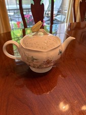 ©Lenox Butterfly Meadow Teapot 46 ounces #6083927 Le Luyer design made 1999-2019 picture