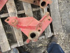 CASE-IH MOLDBOARD PLOW BEAM MOUNTING BRACKET 112752C2 112752C3 720 AUTO RESET picture