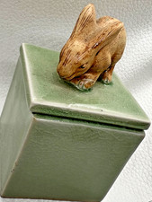 VTG Maitland-Smith Celadon Green Crackle Glaze Ceramic Rabbit Lidded Trinket Box picture