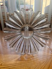 GORGEOUS CLEAR GLASS DAISEY STYLE SHALLOW SERVING CENTERPIECE BOWL picture