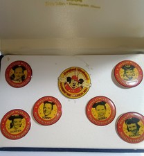 Retired Vintage 2004 Disney Magical Weekend Mouseketeer Reunion Pin Button Set 7 picture