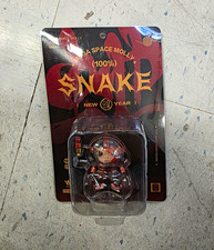POP MART MEGA SPACE MOLLY 100% Snake New Year Figure Original Unopened picture