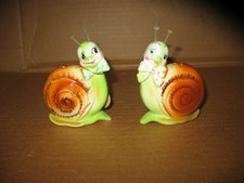 Vintage Enesco Japan Snappy the Snail Anthropomorphic Salt & Pepper Shaker Set picture