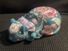 Vintage Chinoiserie Rose Medallion Sleeping Cat Figurine Porcelain 10