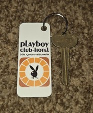VINTAGE PLAYBOY CLUB LAKE GENEVA RESORT / HOTEL LODGE ROOM KEY FOB HEFNER BUNNY picture