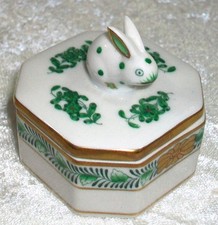 Vintage Herend White Porcelain Green Chinese Bouquet Rabbit Octagon Trinket Box picture