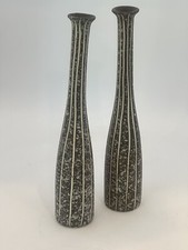 Ceramic Vase Pair With Elongated Stripes And Texture For The Single Bud picture