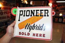 RARE 1950s PIONEER HYBRID SEED CORN PAINTED METAL 2-SIDED FLANGE SIGN FARM BARN picture