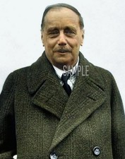 British Author H.G. WELLS Photo  (209-G) picture