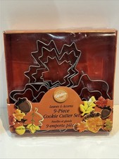 Wilton Leaves & Acorns 9 Pc. Cookie Cutter Set, NOS, 1998, Metal, Autumn Fall picture