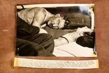 Oakland Hotel Fire Burn Victims Rescued 8 x 5½ 1947 AP Wire Photo V35 picture