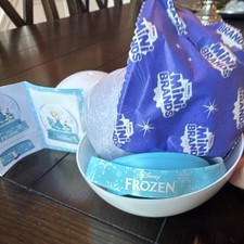 ZURU Mini Brands Create Disney Mini Snow Globe Frozen Elsa and Olaf Collectible picture