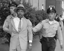 1958 MARTIN LUTHER KING Arrested in Montgomery Alabama 8.5x11 Photo picture