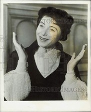 1959 Press Photo Irish actress Siobhan McKenna, tired of playing Joan of Arc picture