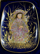 Edna Hibel Takara Prima Arte Ovale Cobalt Blue Porcelain Plaque B-47 Limited Ed picture