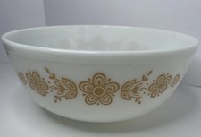 Vintage Butterfly Gold Pattern Pyrex # 404 Mixing Bowl 4 Quart White picture