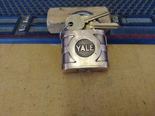 vintage/antique yale 850 padlock w/keys 43343 late 40s-late 60s picture