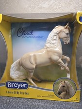Breyer * Glossy Cloud * CCA 2026 Collector Club Traditional Model Horse picture