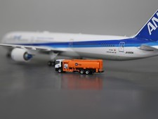 1:200 scale Infinite MENZIES single-axle fuel tanker truck airport GSE model picture