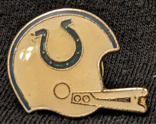 VINTAGE SM INDIANAPOLIS / BALTIMORE COLTS HELMET GLOSSY ENAMEL LAPEL PIN 1 INCH picture