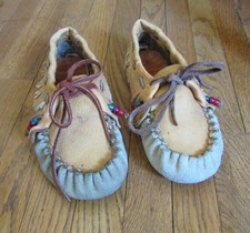 Vintage -Handcrafted Tan Beaded Cowhide/Deerhide Suede Soft Leather Moccasins picture