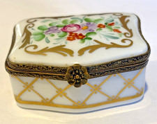 LIMOGES PEINT MAIN Trinket Ring / Jewelry Box-Unique Shape LATICE - Rose Floral picture
