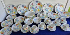 VINTAGE HEINRICH BAVARIA GERMANY DINNERWARE SET,FLORAL DESIGN SETTING OF 8 NICE picture